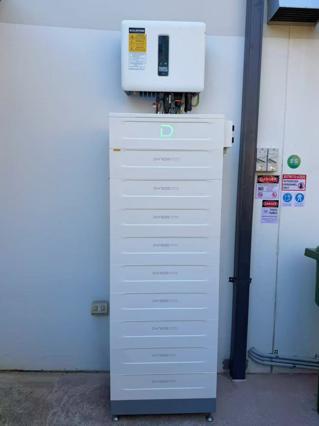 Hybrid inverter system installation